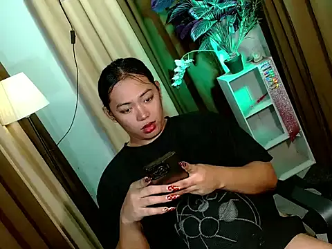 Snapshot of bigfattycocksonya27 chatting on November 16, 1:16 pm bigfattycocksonya27 online show from November 16, 1:16 pm