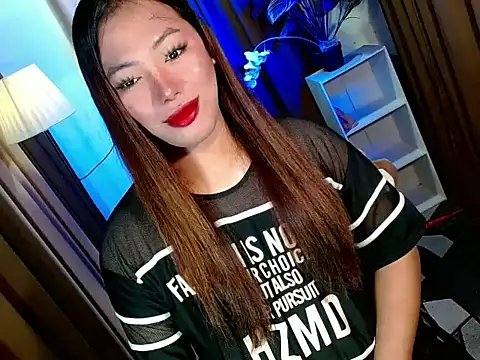 Snapshot of bigfattycocksonya27 chatting on November 24, 10:15 am bigfattycocksonya27 online show from November 24, 10:15 am