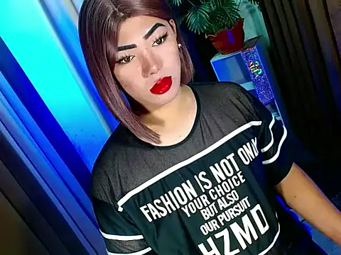 Snapshot of bigfattycocksonya27 chatting on September 23, 10:22 am bigfattycocksonya27 online show from September 23, 10:22 am