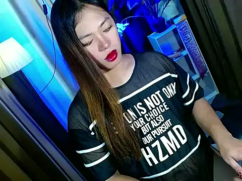 Snapshot of bigfattycocksonya27 chatting on November 10, 10:31 am bigfattycocksonya27 online show from November 10, 10:31 am