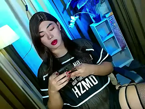 Snapshot of bigfattycocksonya27 chatting on November 6, 9:13 am bigfattycocksonya27 online show from November 6, 9:13 am