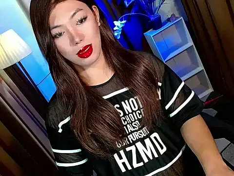 Snapshot of bigfattycocksonya27 chatting on November 23, 9:08 am bigfattycocksonya27 online show from November 23, 9:08 am