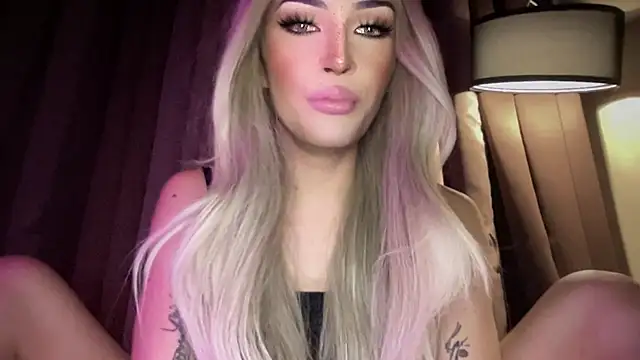 Alicegreenexx online show from August 2, 4:26 pm