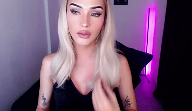 Alicegreenexx online show from May 21, 4:10 am