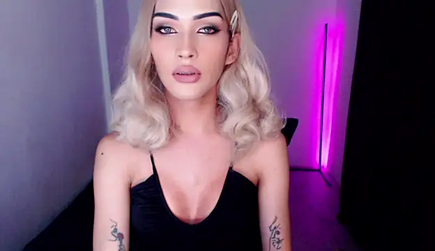 Alicegreenexx online show from June 15, 5:56 pm