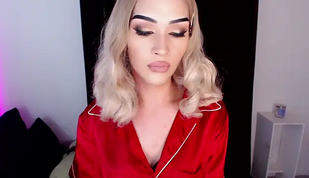 Alicegreenexx online show from June 17, 10:30 pm