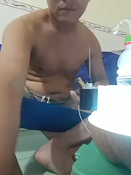 Snapshot of ducpham6565 chatting on November 3, 7:35 am ducpham6565 online show from November 3, 7:35 am