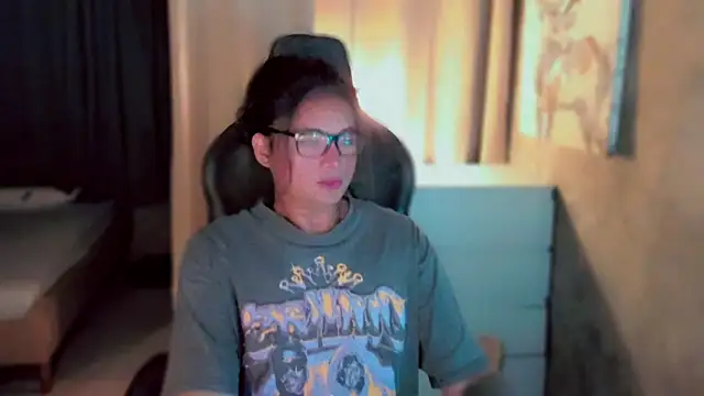 Snapshot of kaicromwell_ chatting on September 19, 8:40 am kaicromwell online show from September 19, 8:40 am