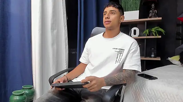 jaze bradley online show from December 1, 11:22 am