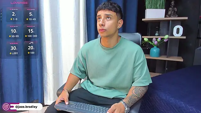 jaze bradley online show from October 30, 11:30 am