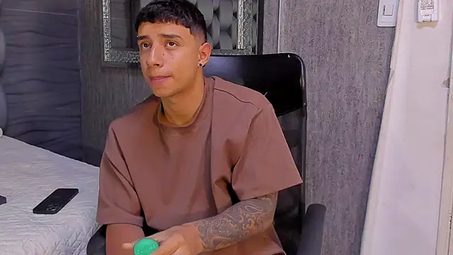 jaze bradley online show from November 13, 11:36 am