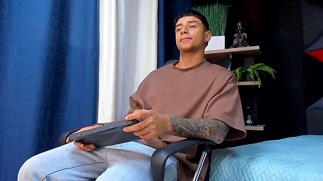 jaze bradley online show from November 17, 11:36 am