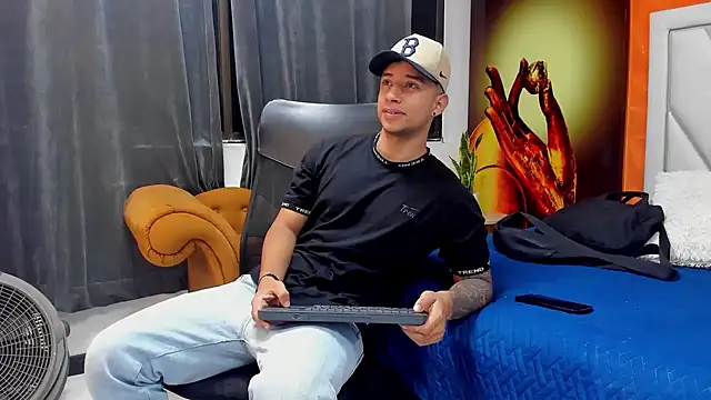 jaze bradley online show from November 29, 11:32 am