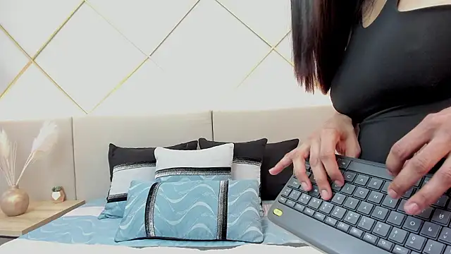 ValeSantoDomingo online show from March 27, 1:36 am