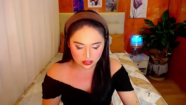 urmidnightcravingsxx online show from November 29, 3:56 pm