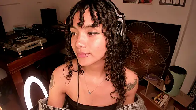 Nati     online show from April 11, 7:45 am