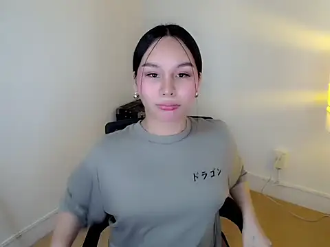 holly tabby online show from January 7, 9:09 pm