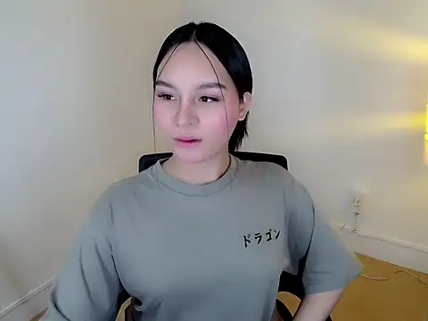 holly tabby online show from January 11, 8:49 pm