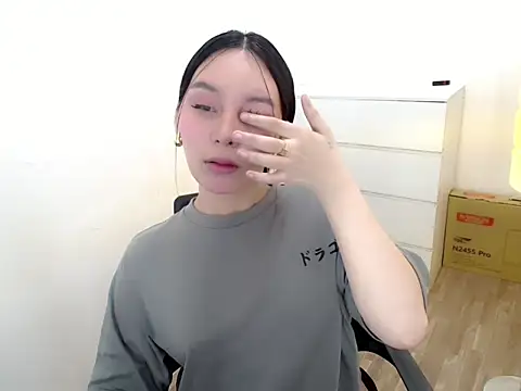 Snapshot of holly_tabby chatting on November 15, 7:18 pm holly tabby online show from November 15, 7:18 pm