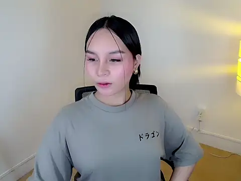 holly tabby online show from January 9, 8:49 pm