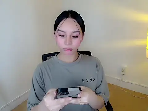 holly tabby online show from January 10, 9:21 pm