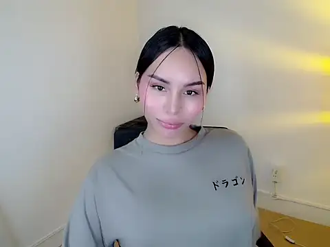 holly tabby online show from March 26, 8:29 pm