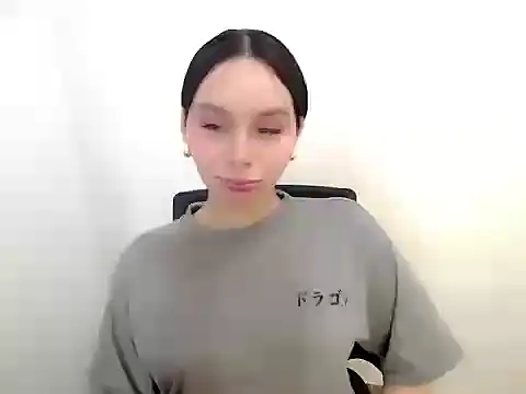 Snapshot of holly_tabby chatting on October 31, 12:18 am holly tabby online show from October 31, 12:18 am