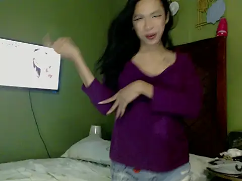 Annaloula online show from October 15, 3:53 pm