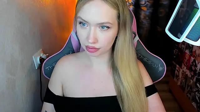 Snapshot of NicoleRiccii chatting on November 4, 2:32 pm NicoleRiccii online show from November 4, 2:32 pm