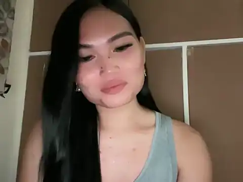 Makeamesswithjenieyang online show from November 27, 5:46 pm