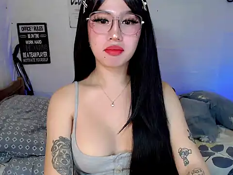 sweetshy69 online show from October 12, 5:31 am