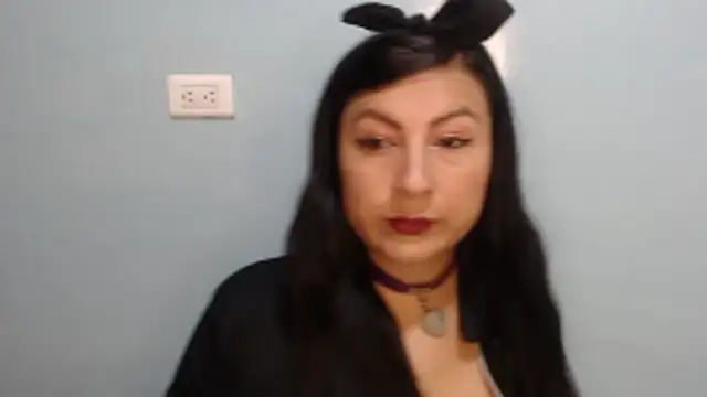 Snapshot of lunna_07 chatting on October 23, 1:43 pm lunna 07 online show from October 23, 1:43 pm