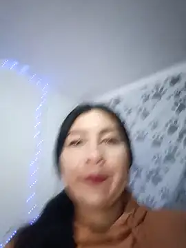 lunna 07 online show from January 8, 11:00 pm