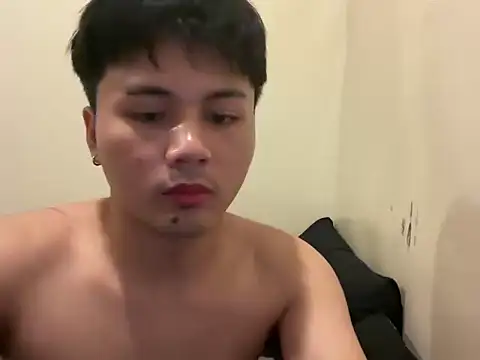 urasiantwink69 online show from March 17, 5:05 pm