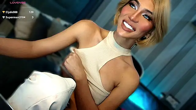 Snapshot of Huntress_xxx chatting on February 21, 4:36 am Huntress xxx online show from February 21, 4:36 am