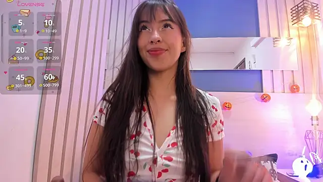 Snapshot of SofiCandy_ chatting on October 28, 11:53 am SofiCandy online show from October 28, 11:53 am