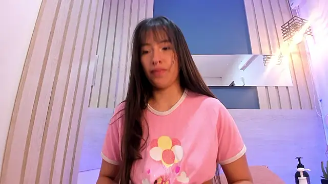 Snapshot of SofiCandy_ chatting on February 2, 1:32 pm SofiCandy online show from February 2, 1:32 pm