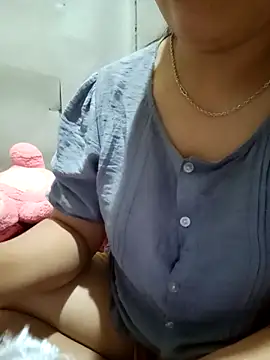 jienrrr online show from April 14, 10:04 pm