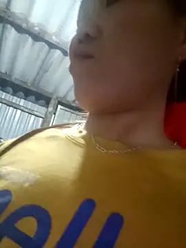 Snapshot of jienrrr chatting on October 8, 11:45 am jienrrr online show from October 8, 11:45 am