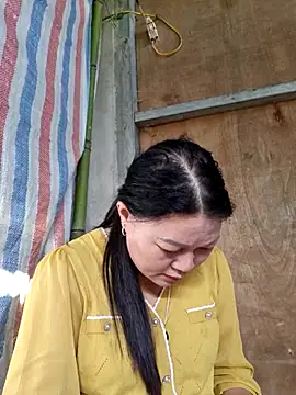 Snapshot of yoowwmr chatting on October 27, 1:28 am yoowwmr online show from October 27, 1:28 am