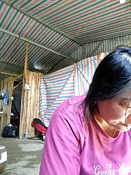 Snapshot of yoowwmr chatting on November 7, 4:50 am yoowwmr online show from November 7, 4:50 am