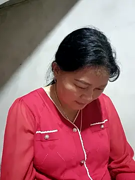 Snapshot of yoowwmr chatting on November 11, 12:00 pm yoowwmr online show from November 11, 12:00 pm