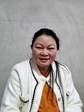 Snapshot of yoowwmr chatting on November 26, 2:55 am yoowwmr online show from November 26, 2:55 am