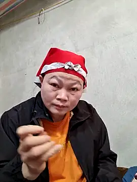 Snapshot of yoowwmr chatting on November 29, 12:33 am yoowwmr online show from November 29, 12:33 am