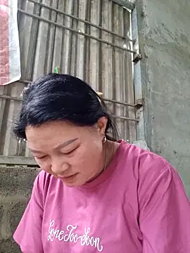 Snapshot of yoowwmr chatting on November 6, 3:54 am yoowwmr online show from November 6, 3:54 am