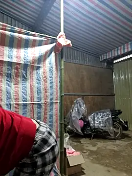 Snapshot of yoowwmr chatting on November 12, 12:04 am yoowwmr online show from November 12, 12:04 am