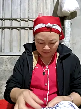 Snapshot of yoowwmr chatting on November 16, 12:10 pm yoowwmr online show from November 16, 12:10 pm