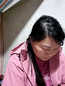 Snapshot of yoowwmr chatting on November 18, 1:58 pm yoowwmr online show from November 18, 1:58 pm