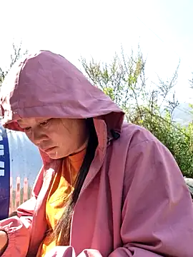 Snapshot of yoowwmr chatting on November 27, 3:51 am yoowwmr online show from November 27, 3:51 am