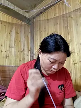 Snapshot of yoowwmr chatting on October 31, 2:35 pm yoowwmr online show from October 31, 2:35 pm